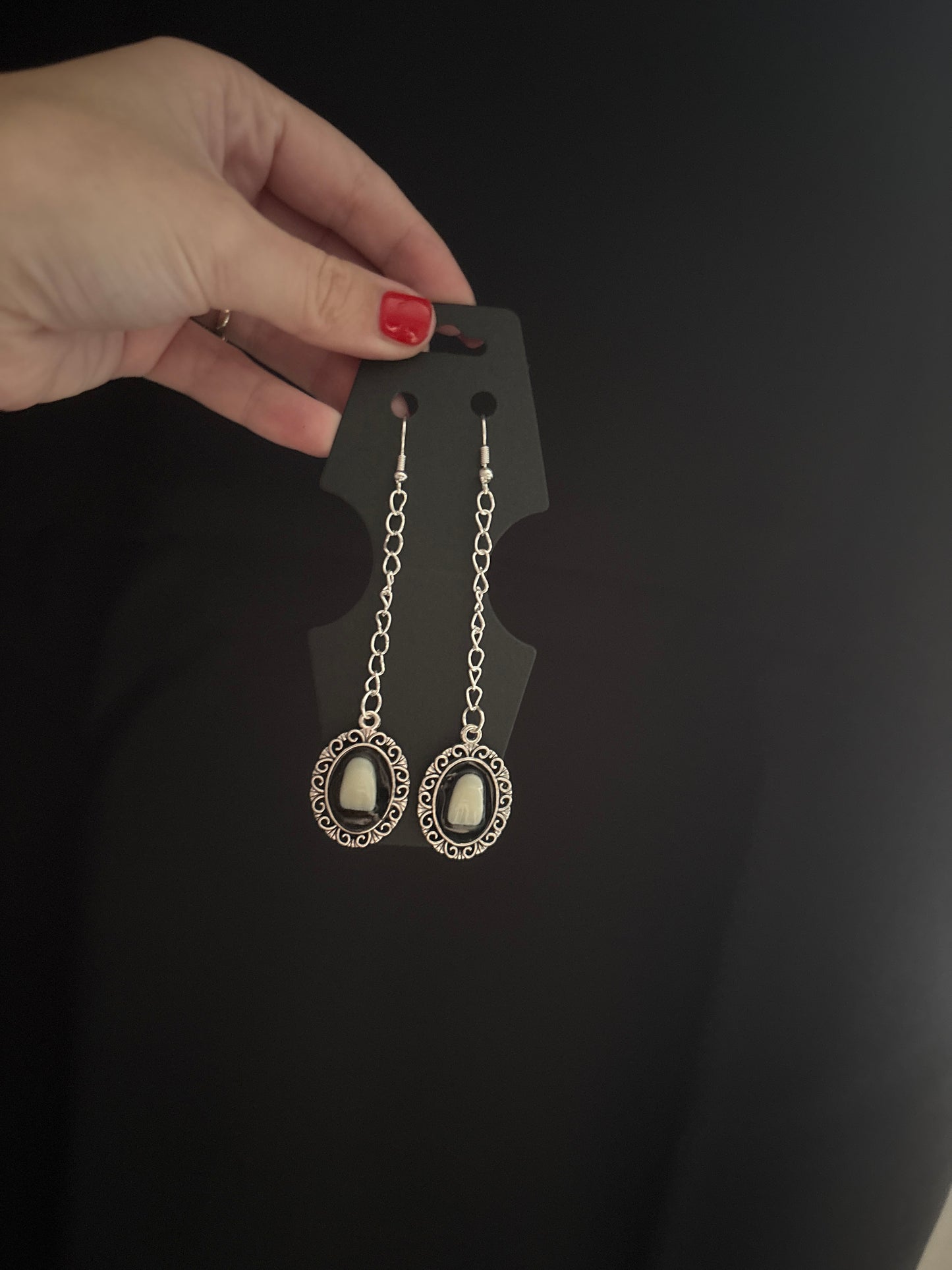 Teeth chained earrings