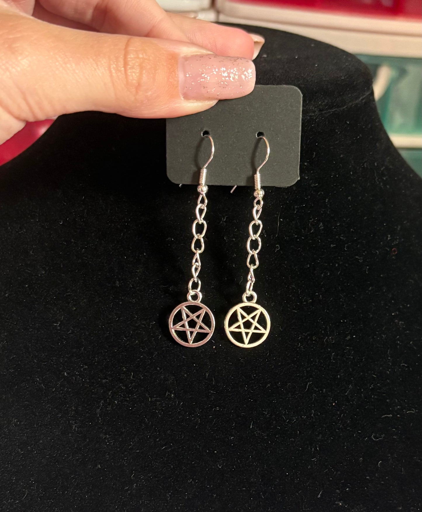 Small pentagram chain earrings