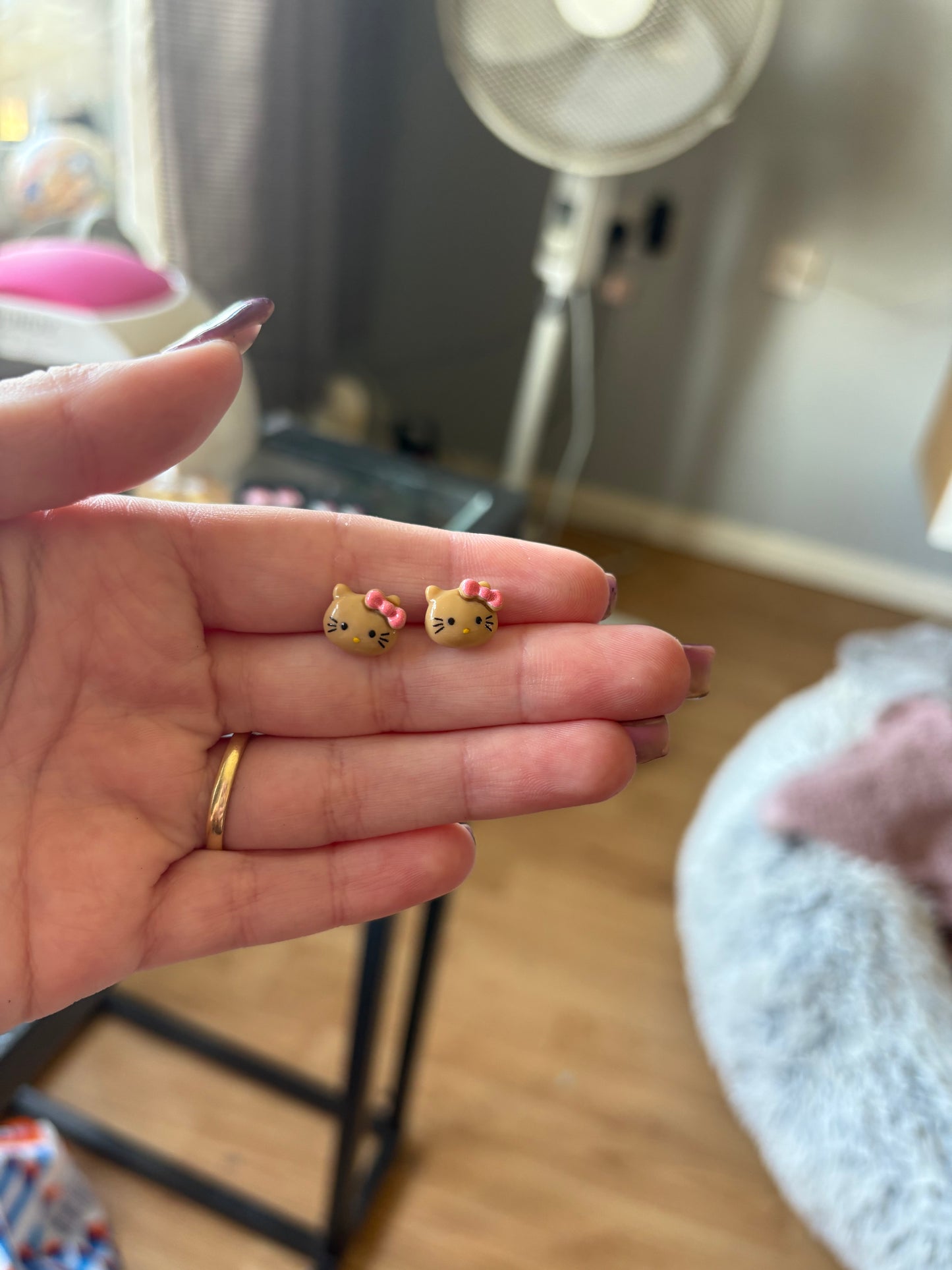 Brown HK head studs