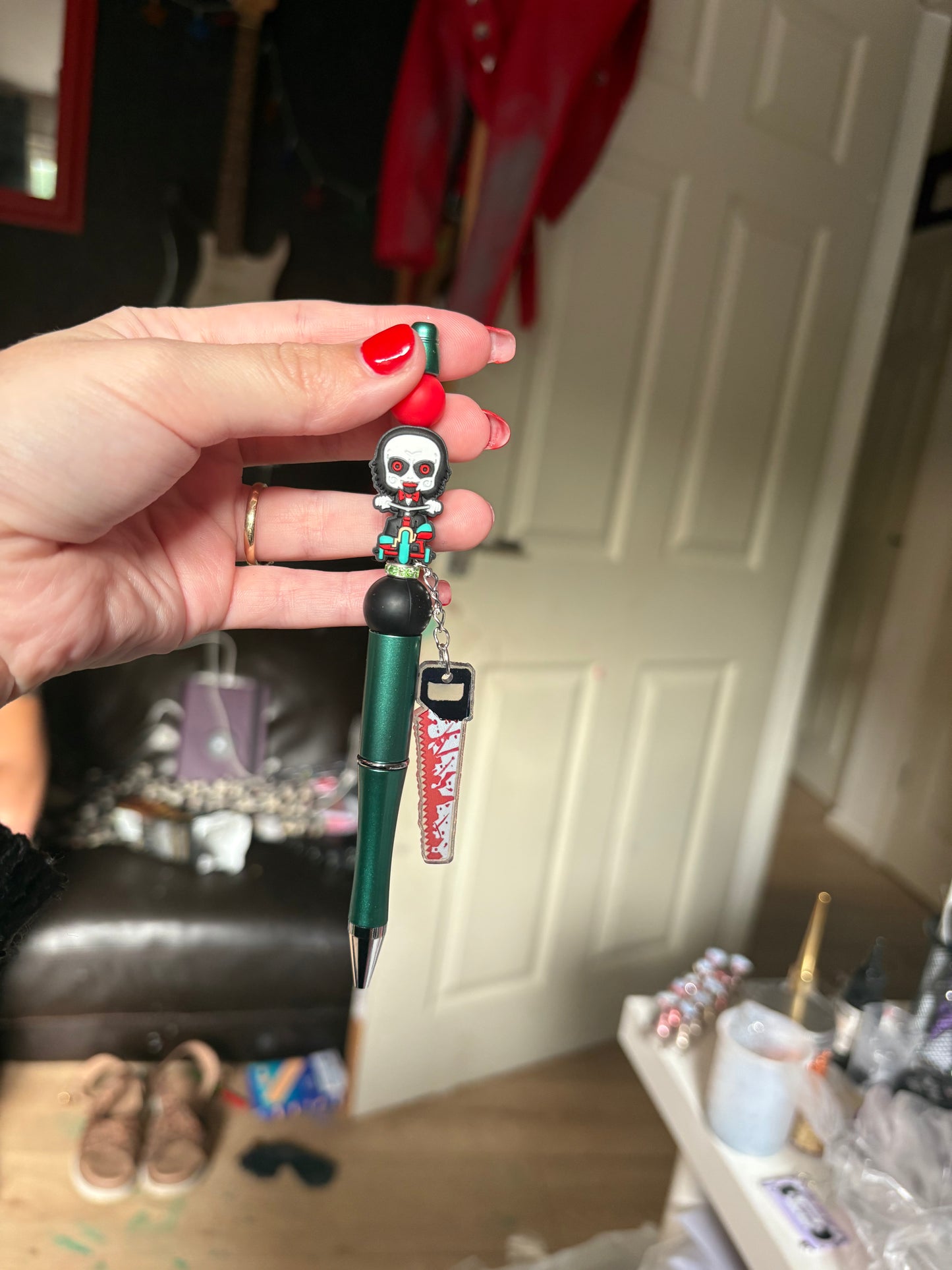 Jigsaw beaded pen