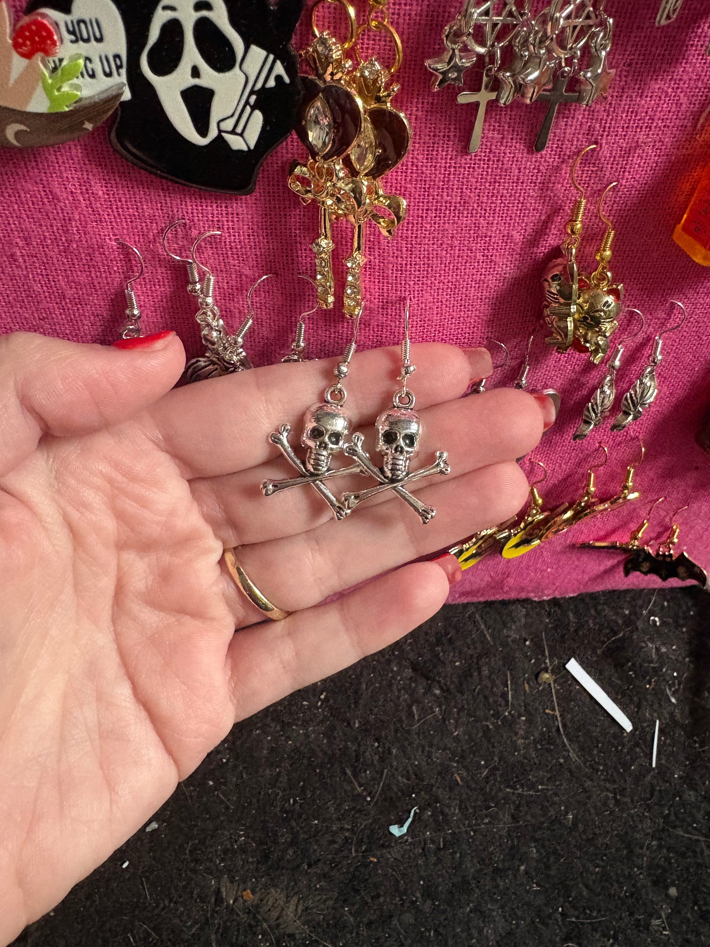 Skull crossbone earrings