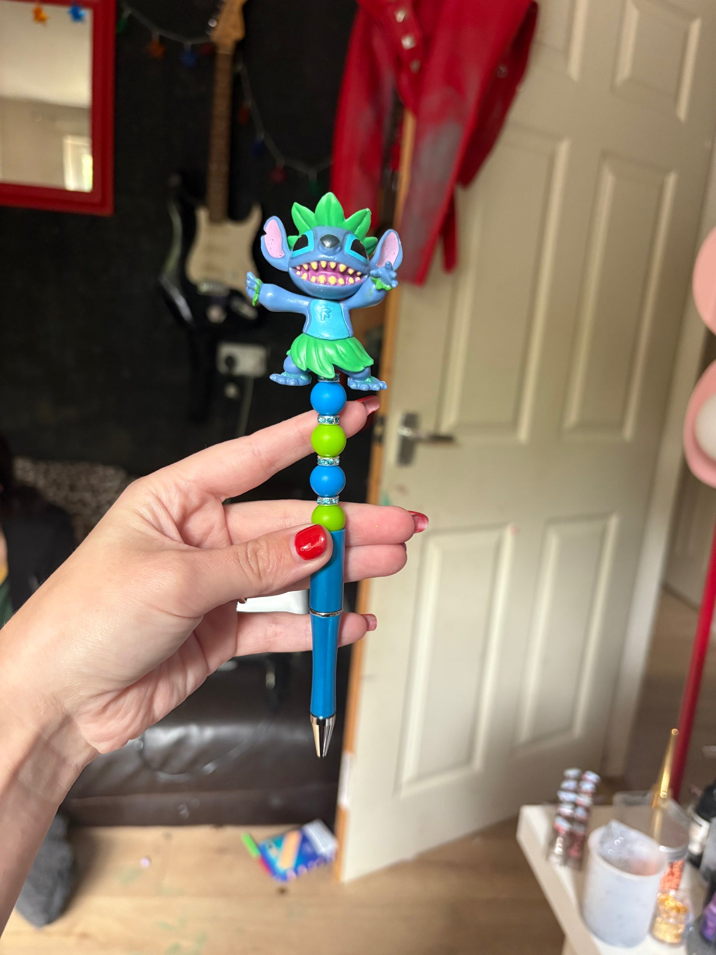 Stitch beaded pen