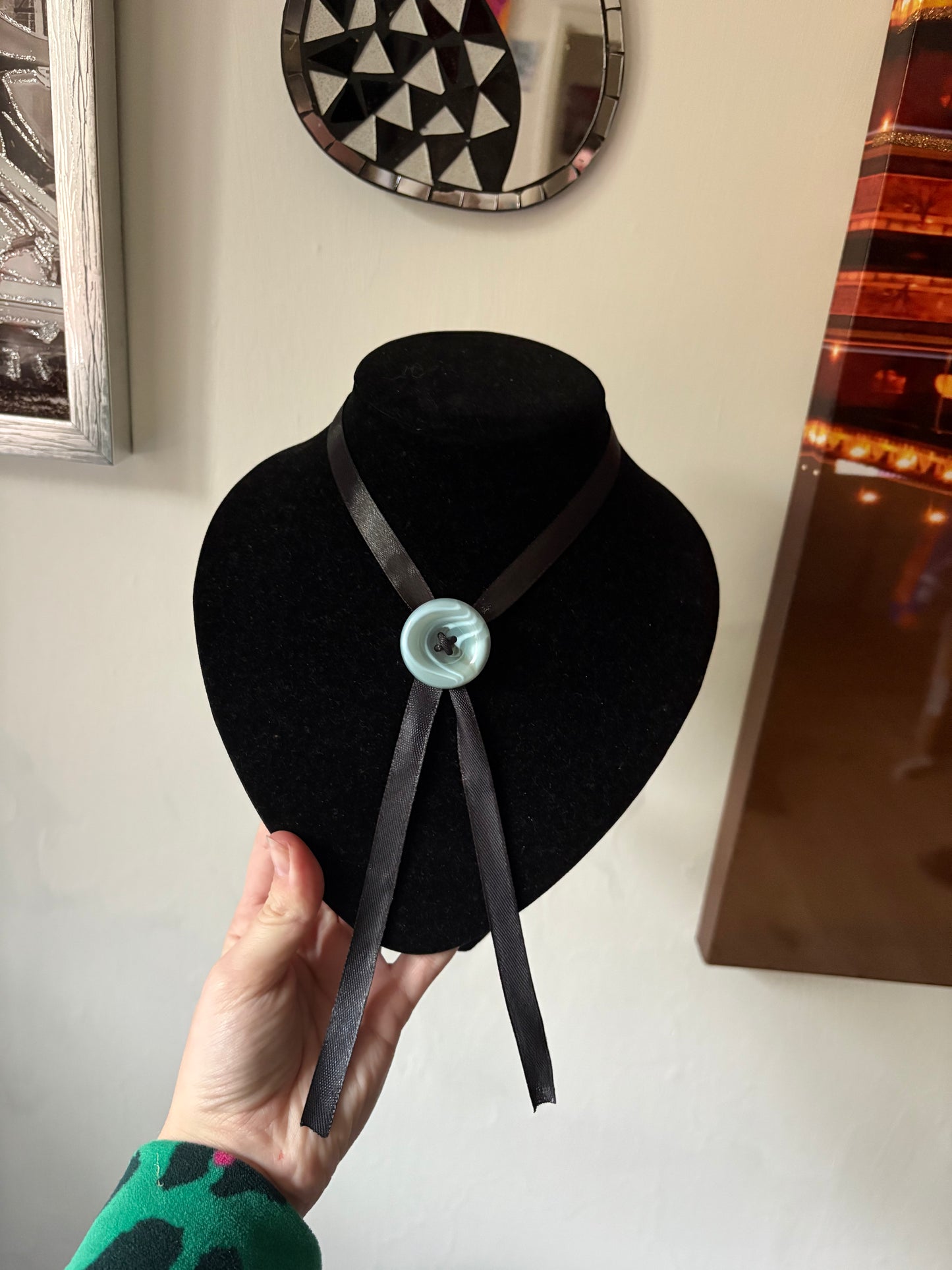 Ribbon necklace