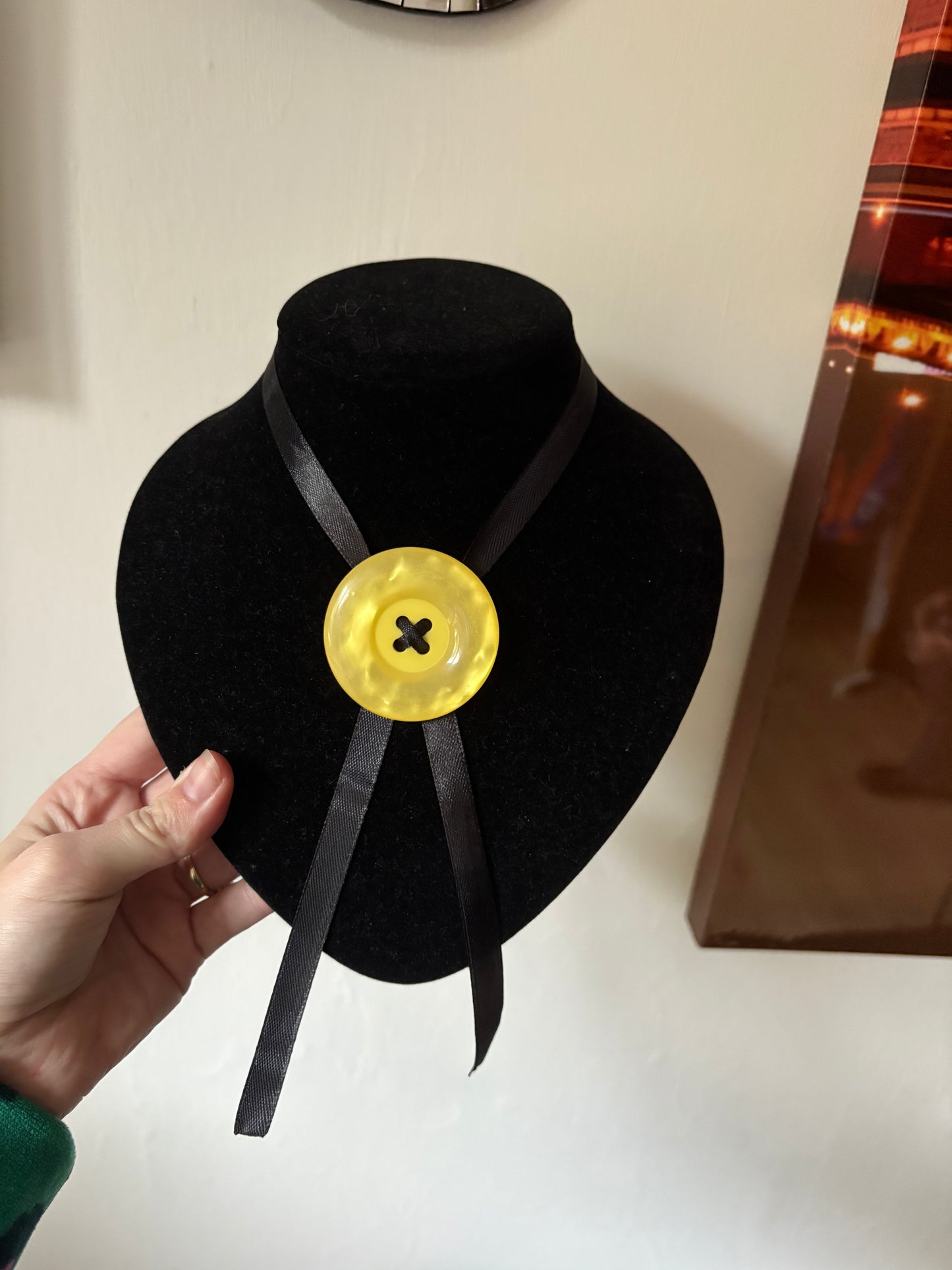 Ribbon necklace