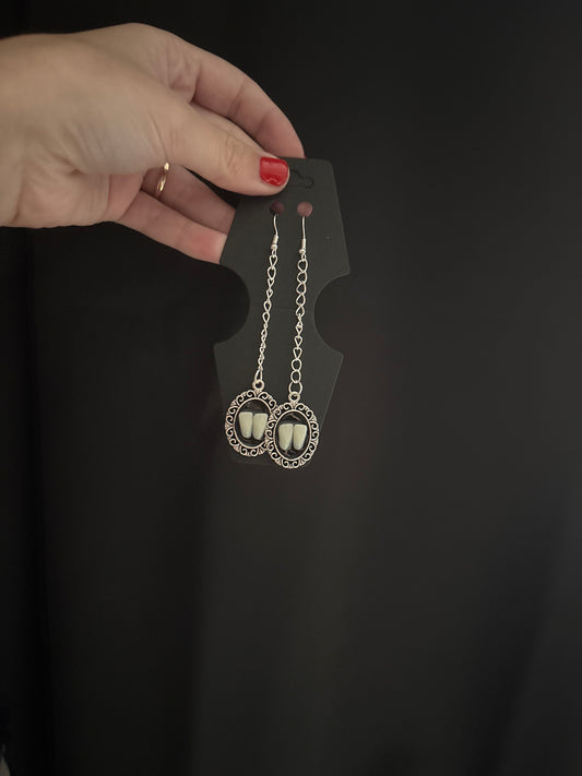 Teeth chained earrings