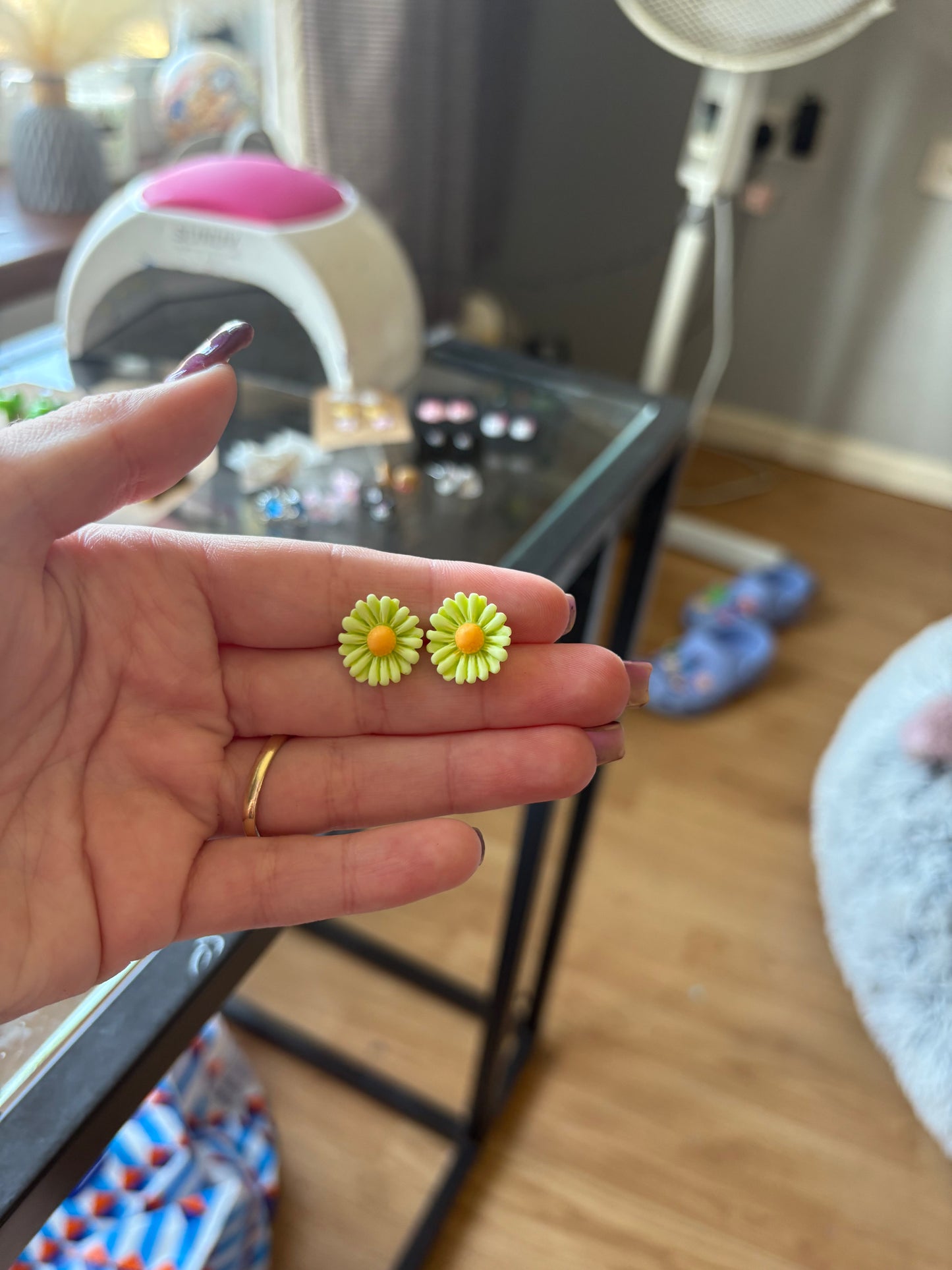 Green flower studs