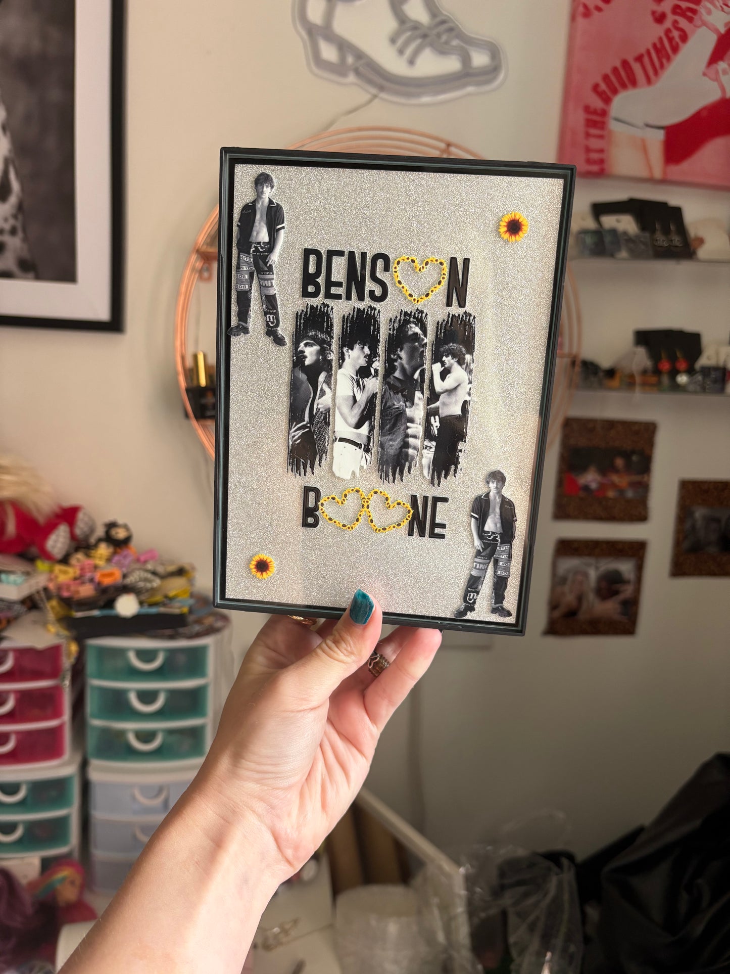 Benson Boone frame