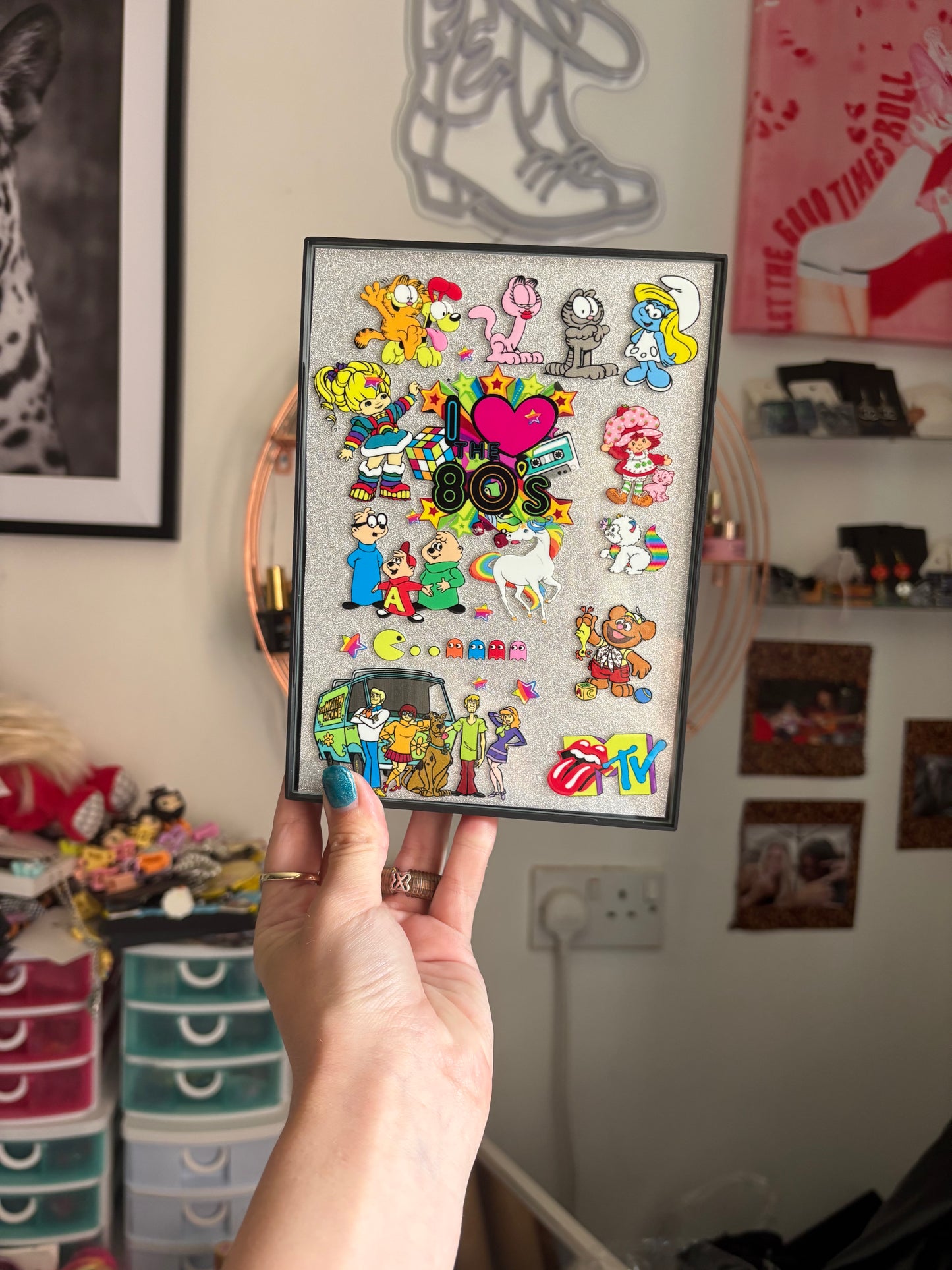 80s nostalgic frame