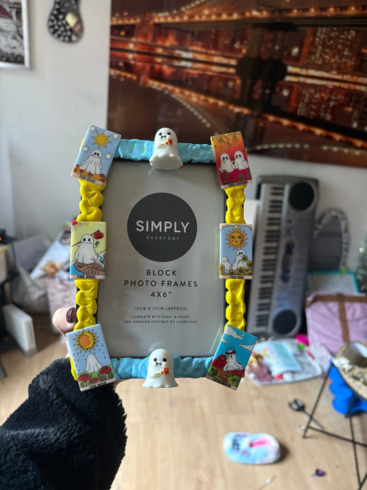 Ghost  photo frame