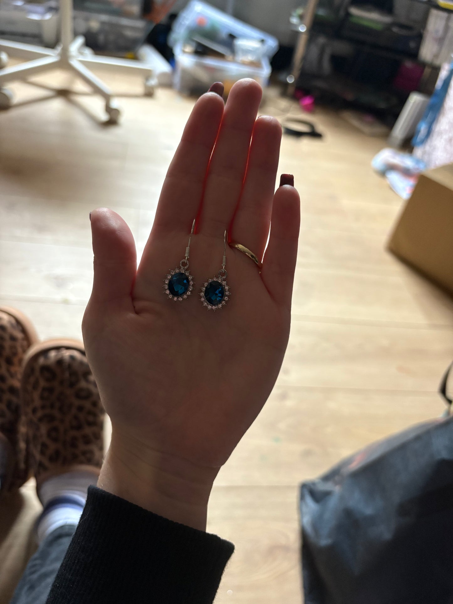 £1 earrings