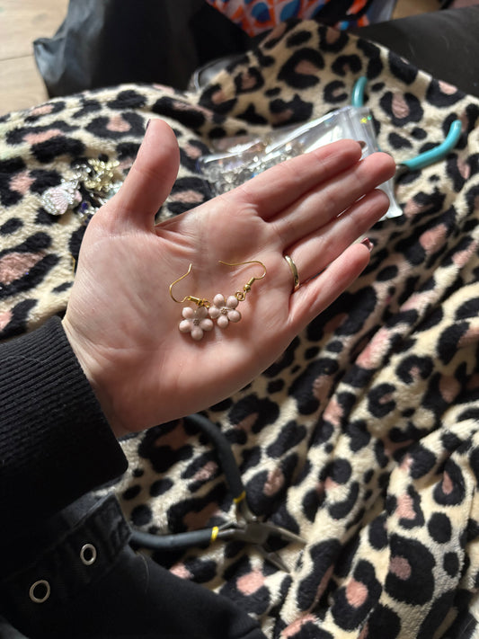 £1 earrings