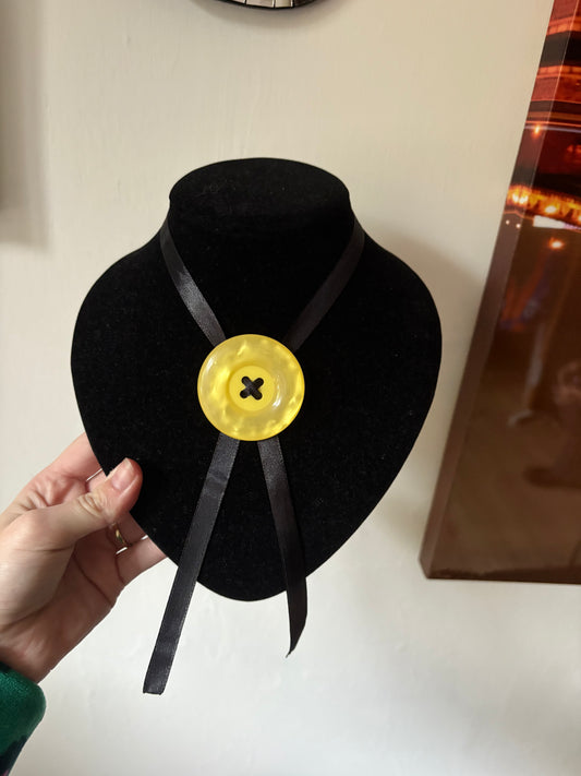 Ribbon necklace