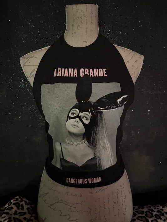 Ariana grande tee xs- small