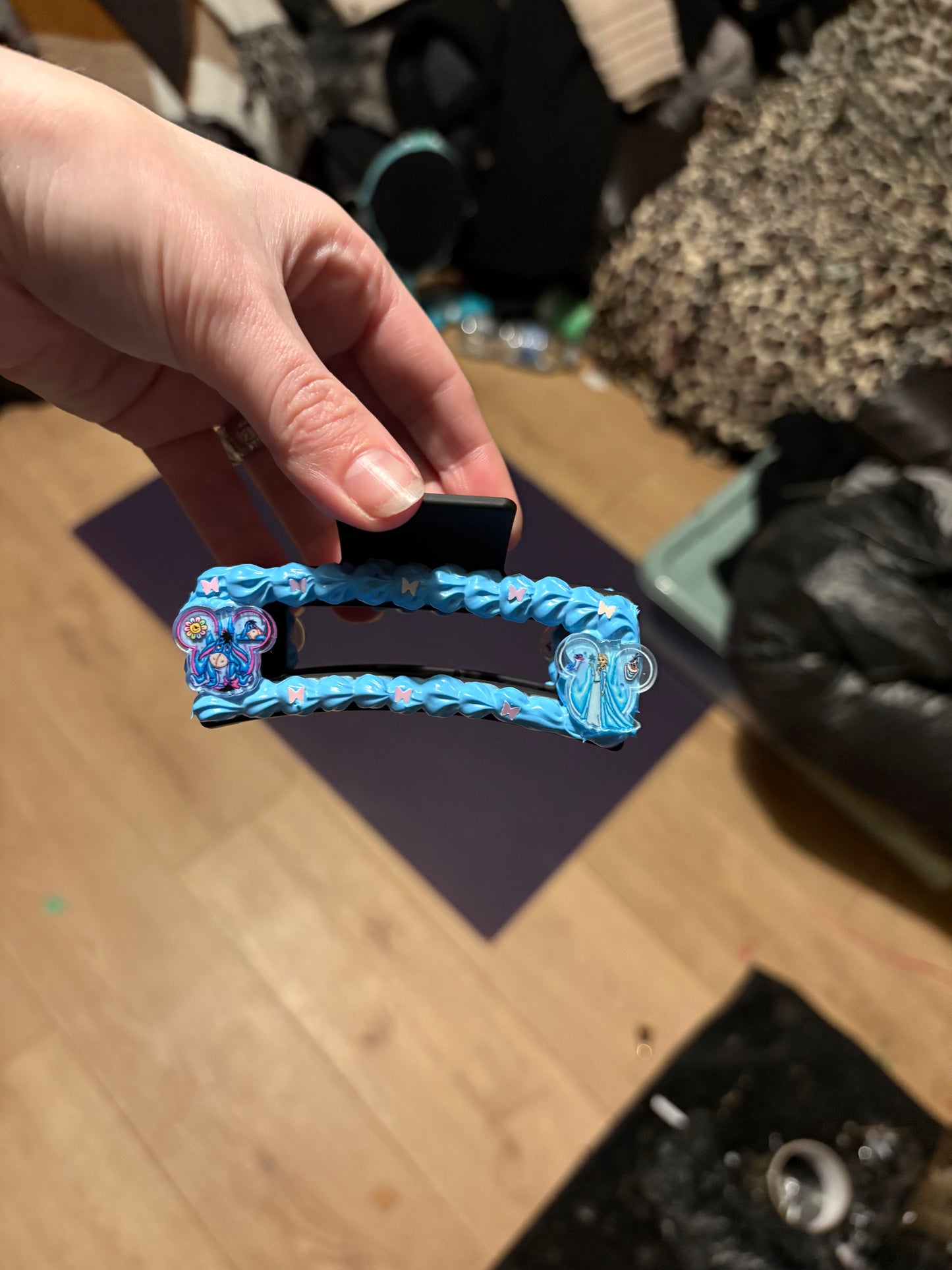 Disney claw clip