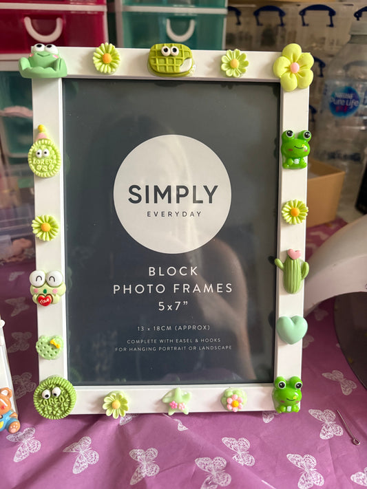 Green photo frame